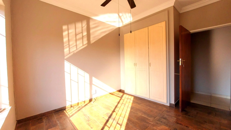 6 Bedroom Property for Sale in Ifafi North West